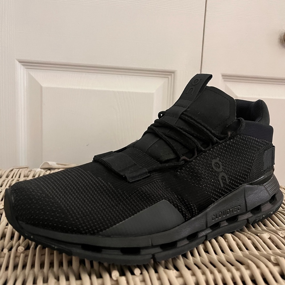 On Running Men's Black Running Shoes